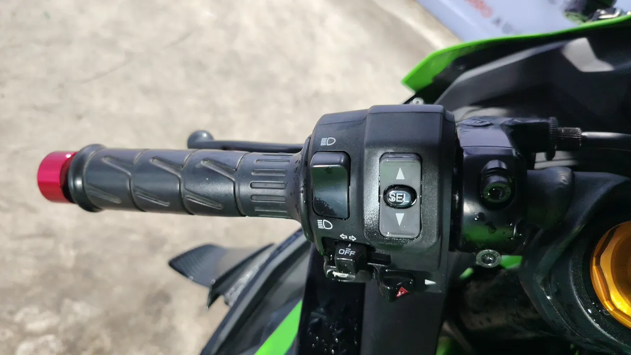 2021 Kawasaki Ninja ZX-25R – Exterior
