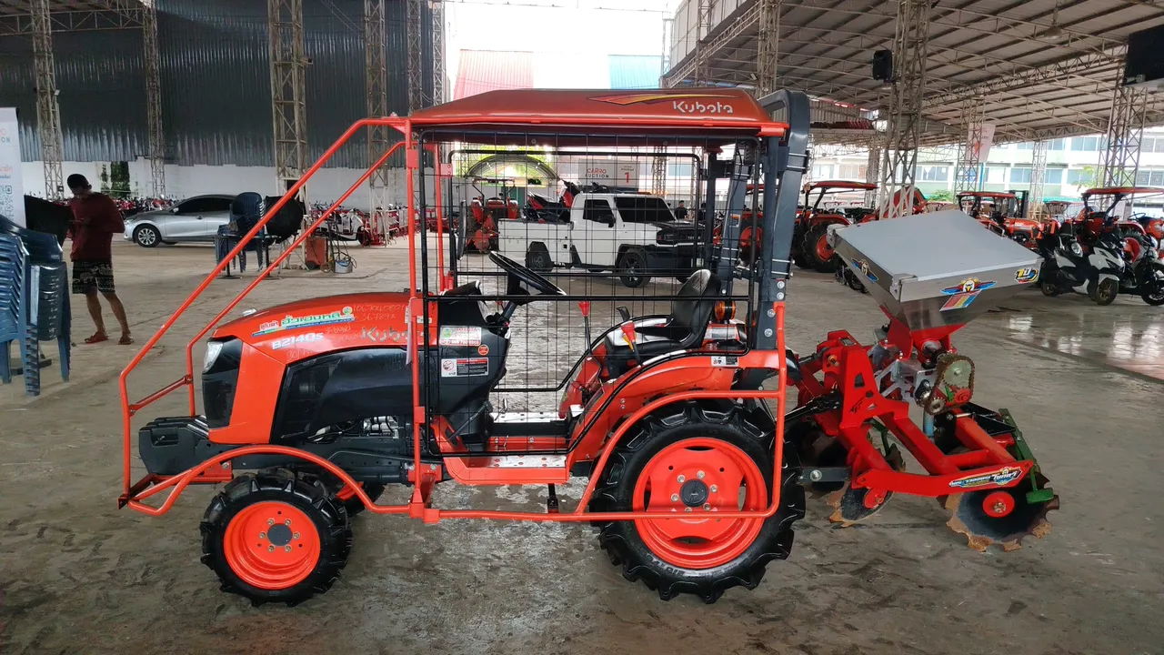 2024 Kubota B2140SN-B – Side
