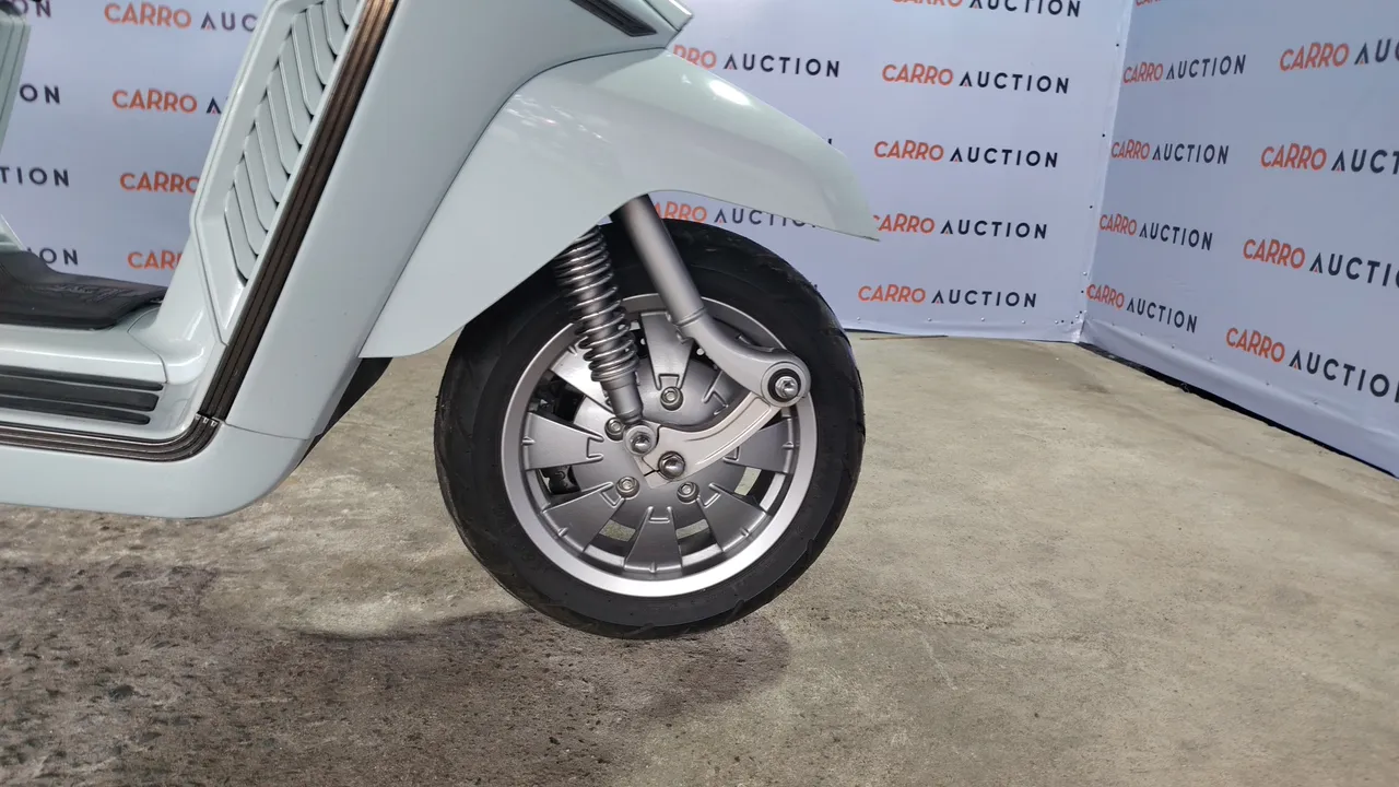 2023 Lambretta X300 – Wheel
