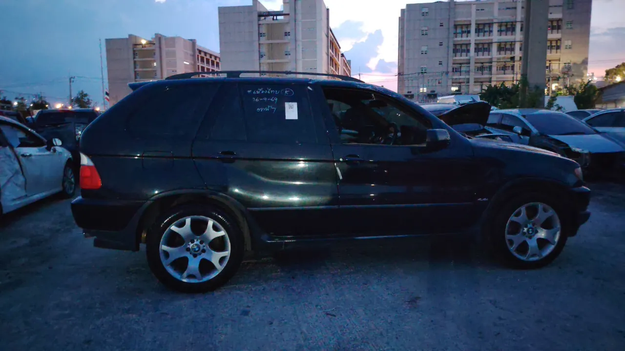 2004 BMW X5 – Exterior