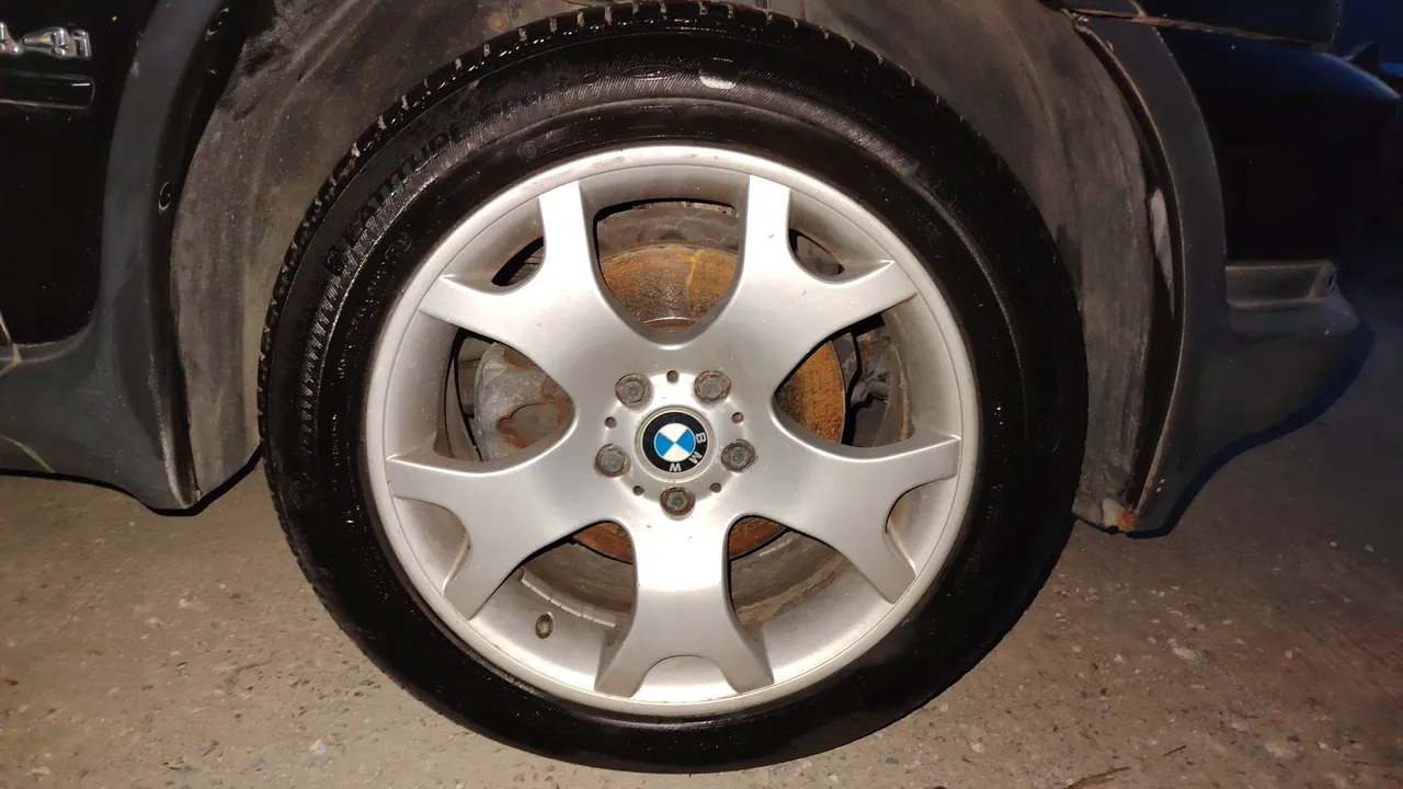2004 BMW X5 – Exterior