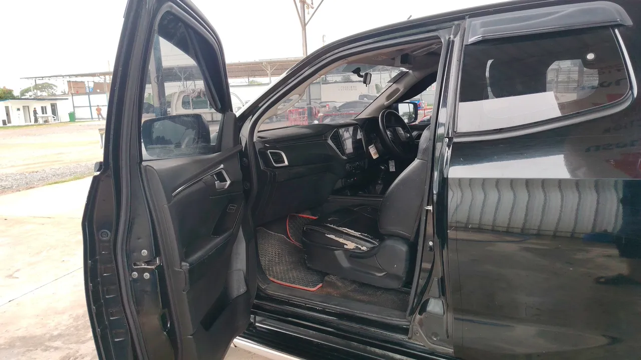 2019 Isuzu D-Max – Front