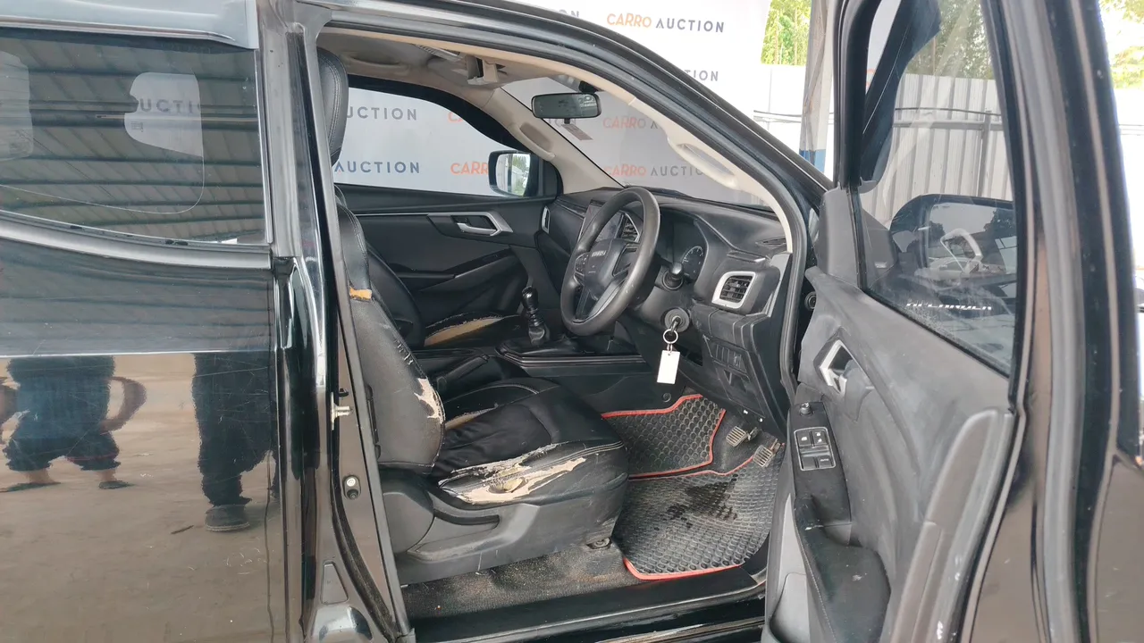 2019 Isuzu D-Max – Front