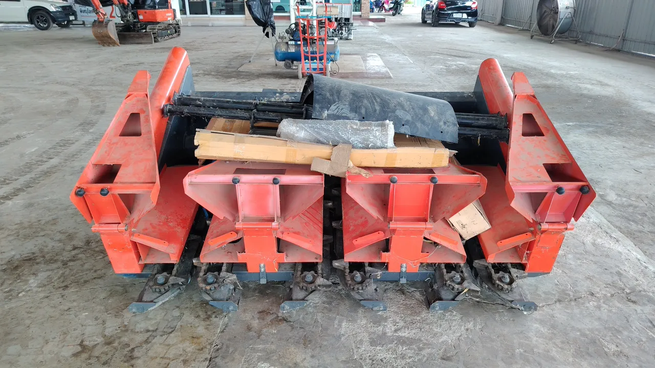 Kubota CH105 – Exterior