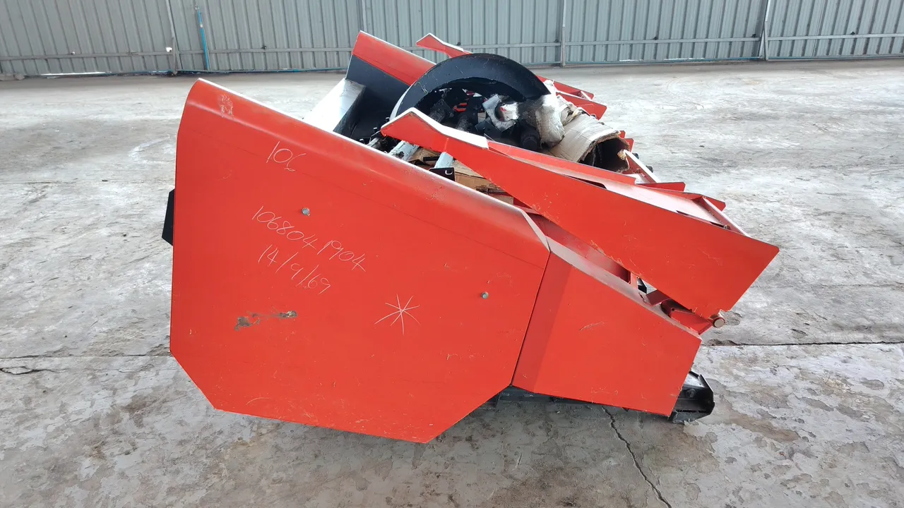 Kubota CH105 – Exterior