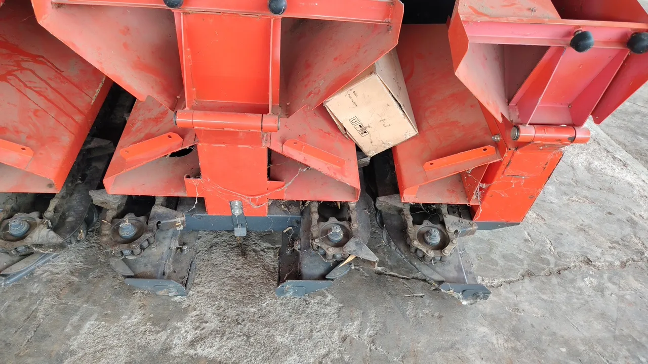 Kubota CH105 – Exterior