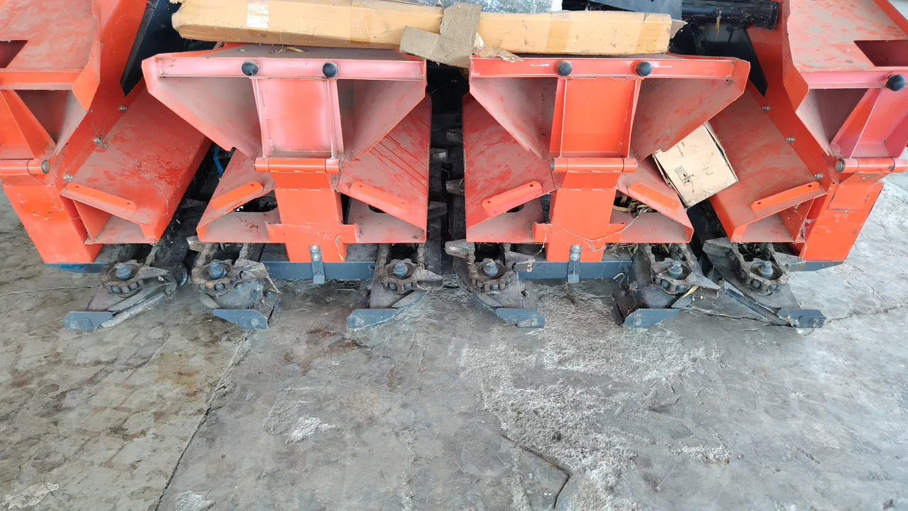 Kubota CH105 – Exterior
