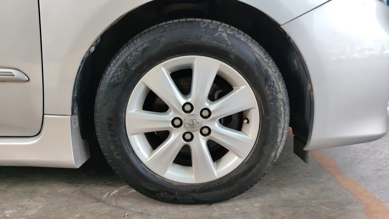 2013 Toyota Corolla Altis – Exterior