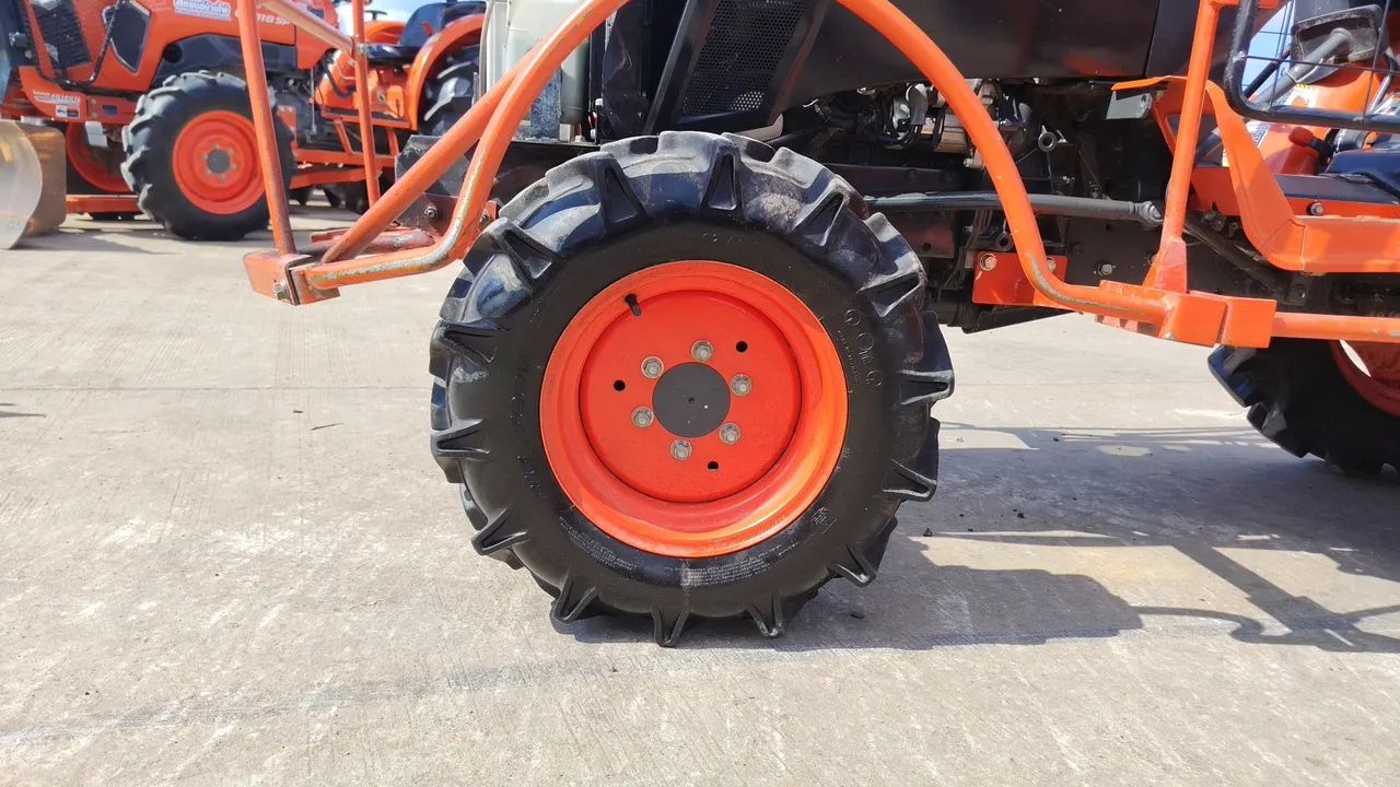 2012 Kubota B2440S-B – Exterior