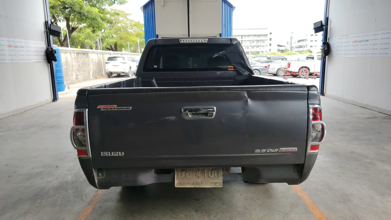 2010 Isuzu D-Max – Back