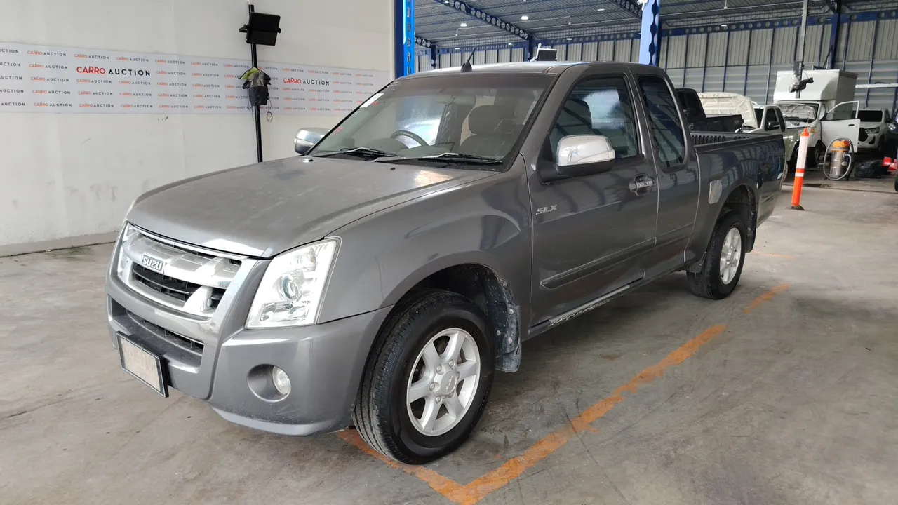 2010 Isuzu D-Max – Front