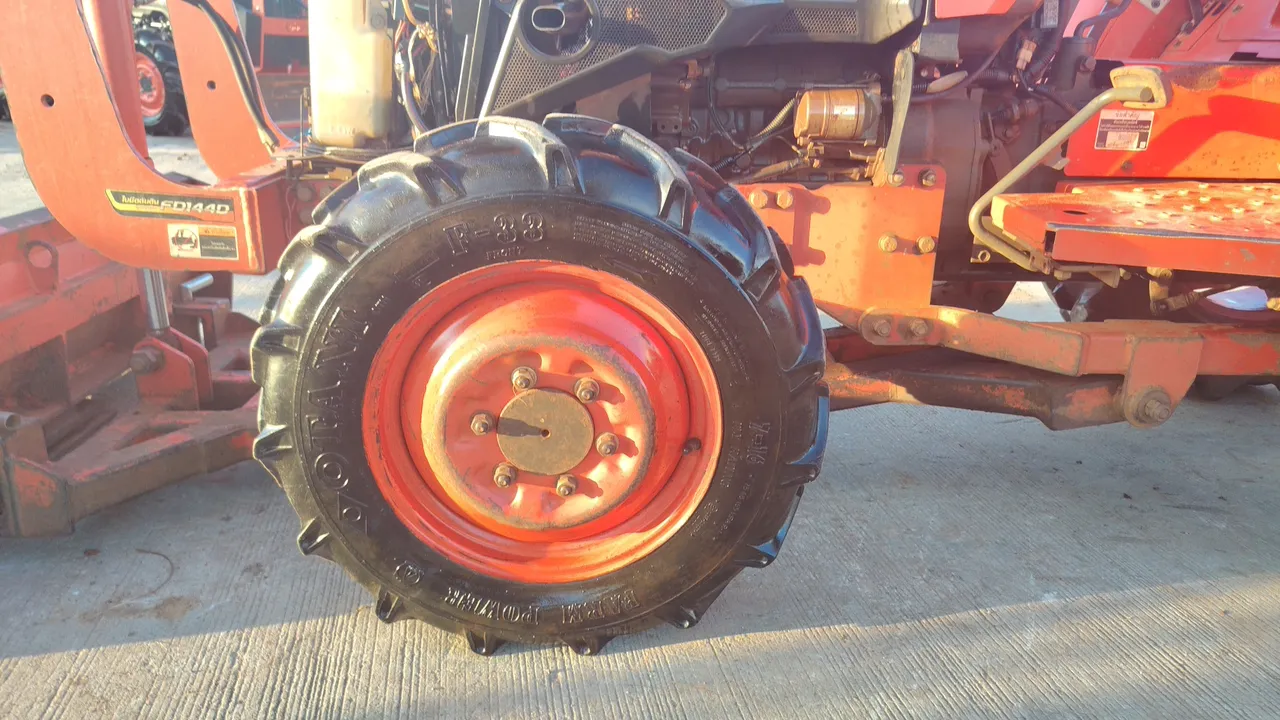2016 Kubota L3218DT – Exterior