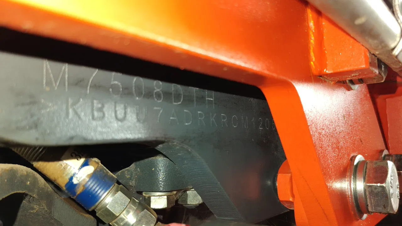 Kubota M7508 – Exterior