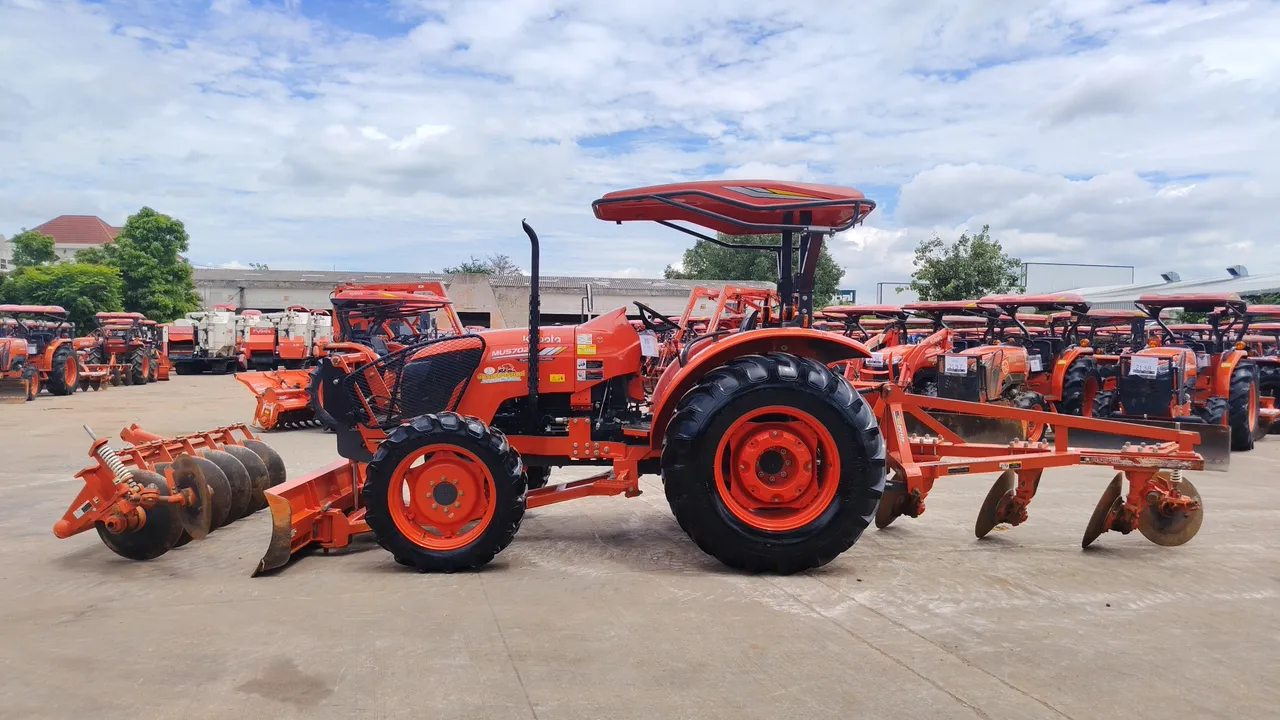 2024 Kubota MU5702-B – Exterior
