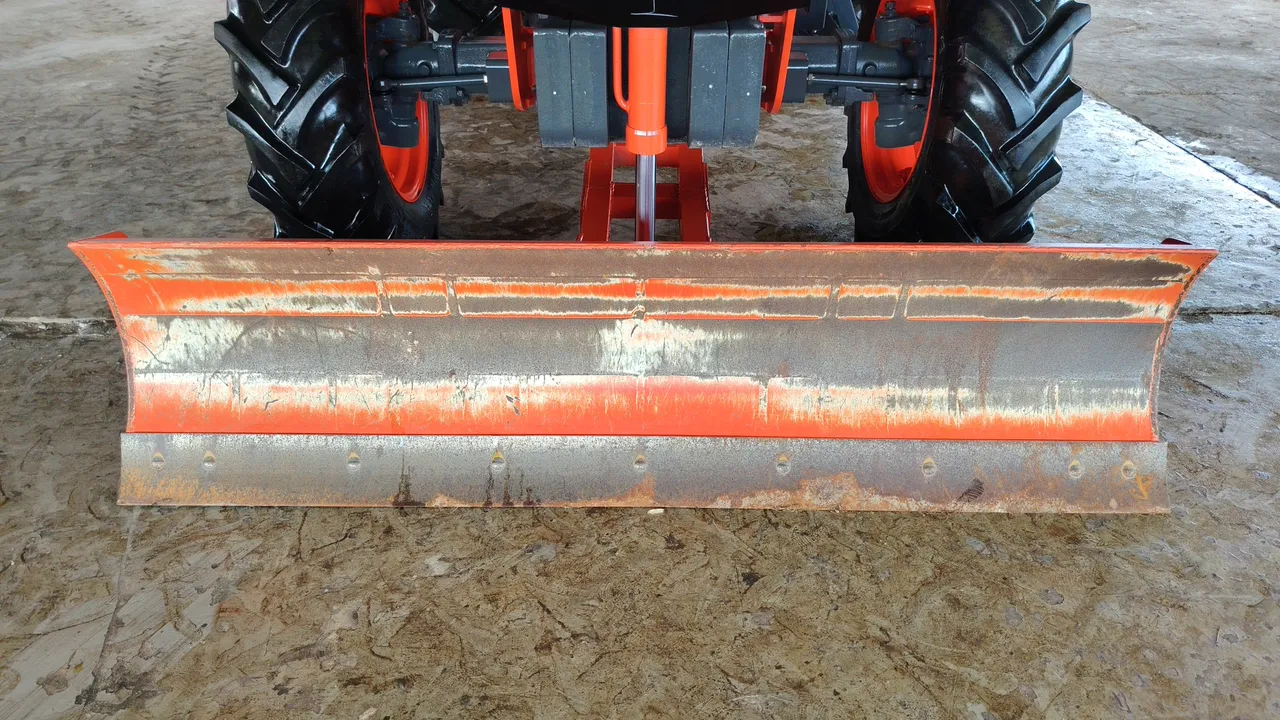 Kubota M7508 – Exterior