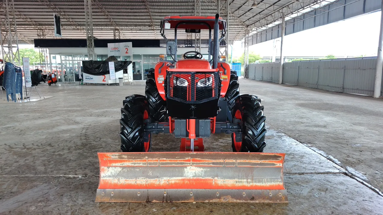 Kubota M7508 – Exterior