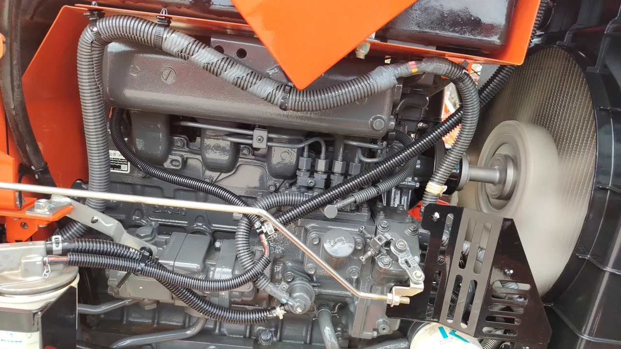 2024 Kubota MU5702-B – Exterior