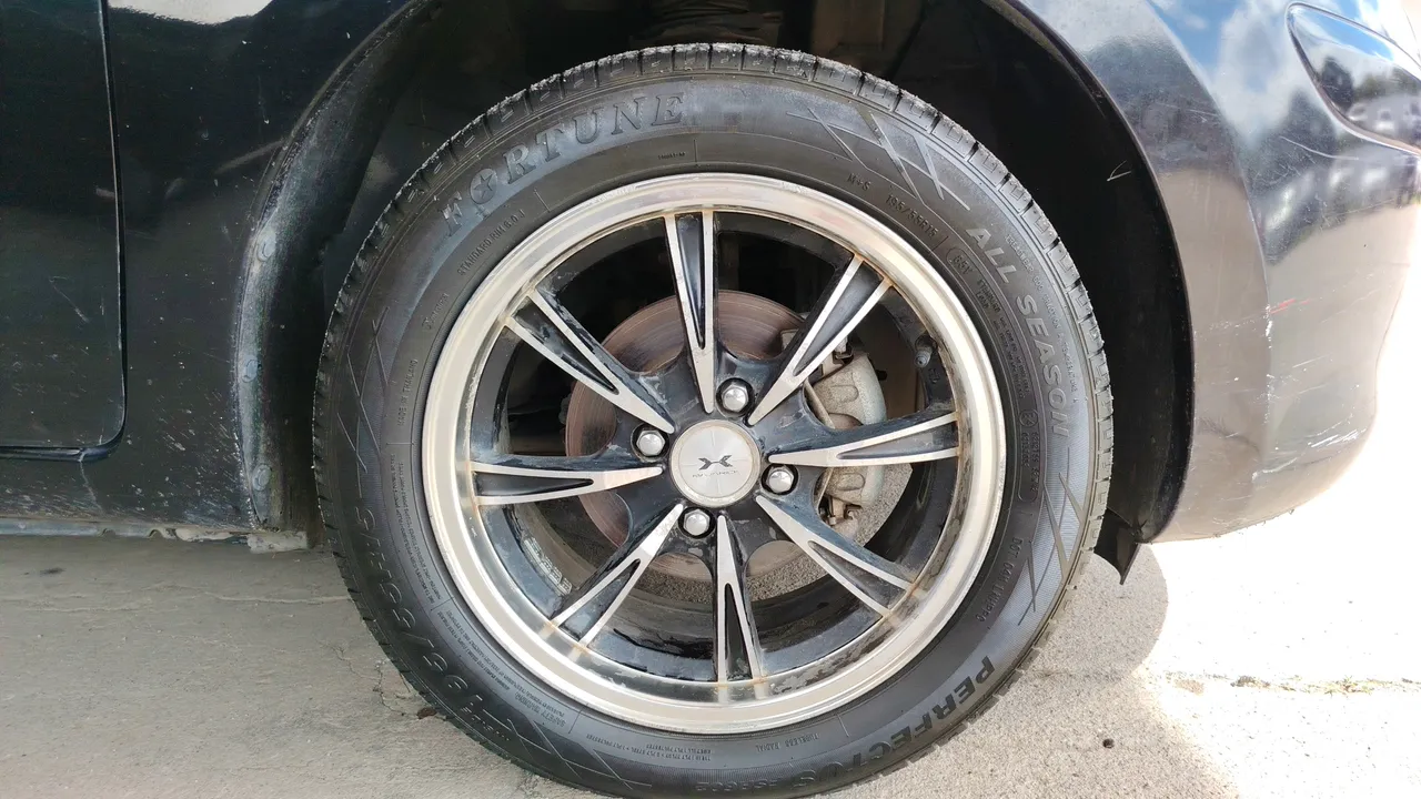 2011 Nissan March – Exterior