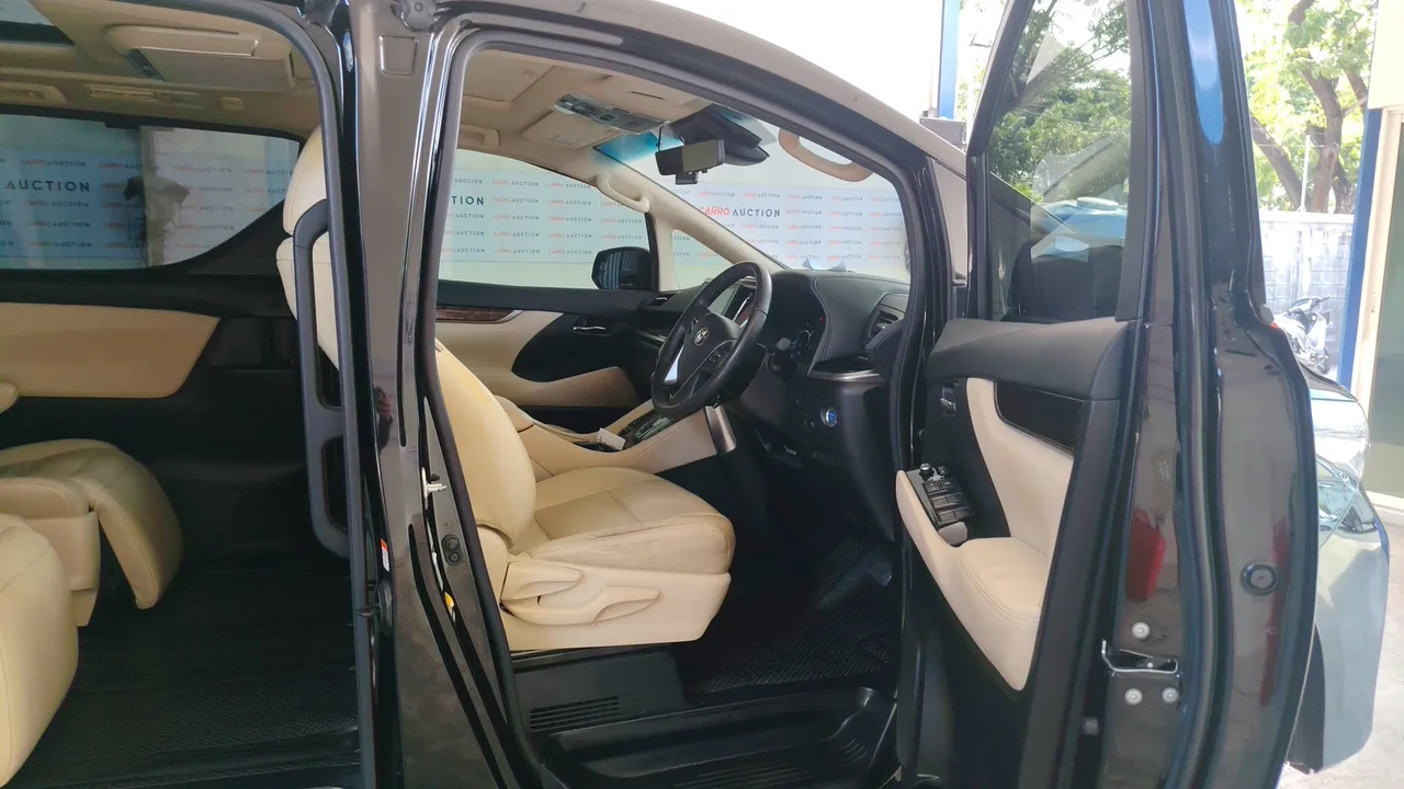 2023 Toyota Alphard – Exterior