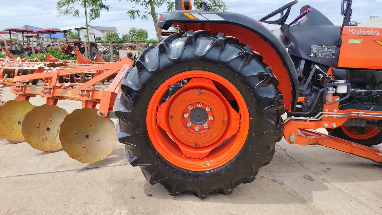 2025 Kubota MU4902 – Wheel