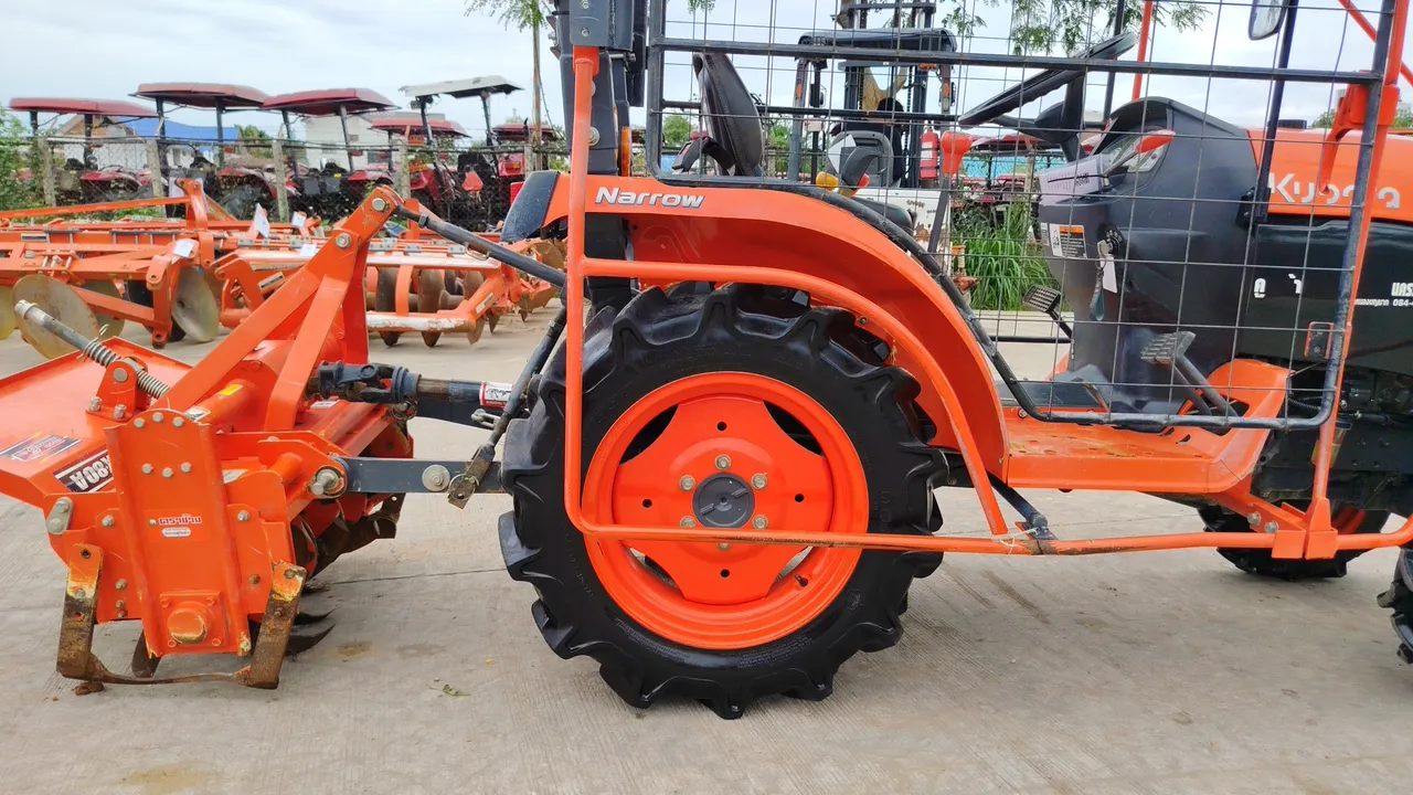 2024 Kubota B2140SN-B – Wheel