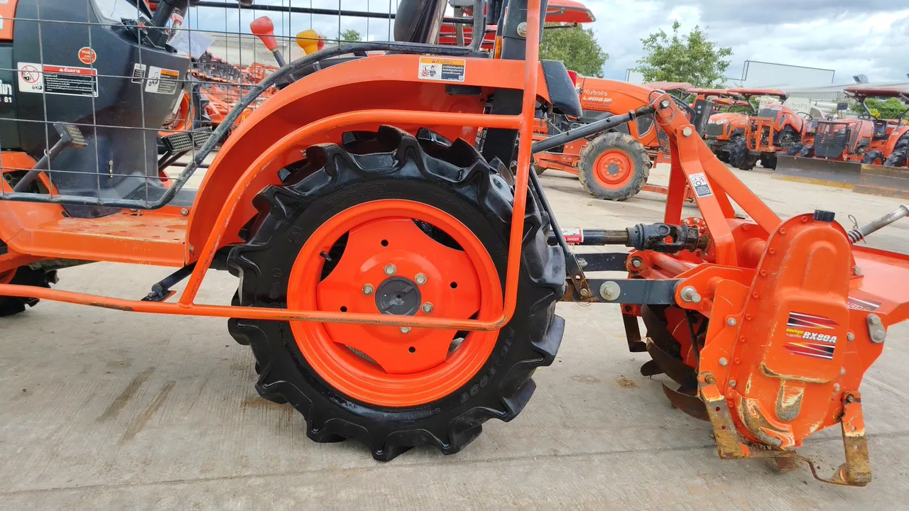 2024 Kubota B2140SN-B – Wheel