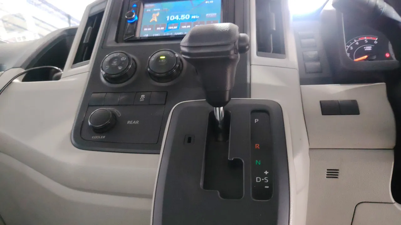 2021 Toyota Commuter – Exterior