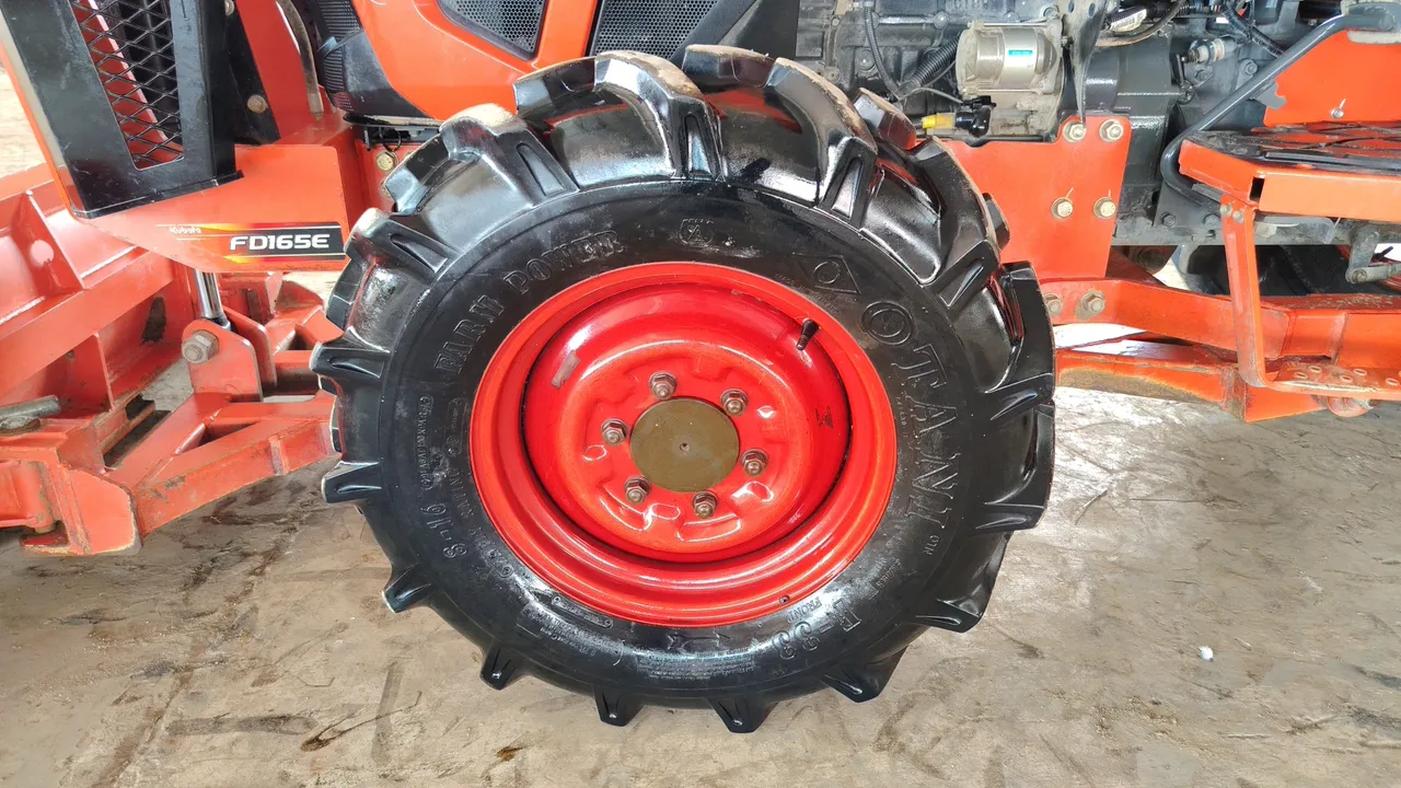 2025 Kubota L4028 – Wheel