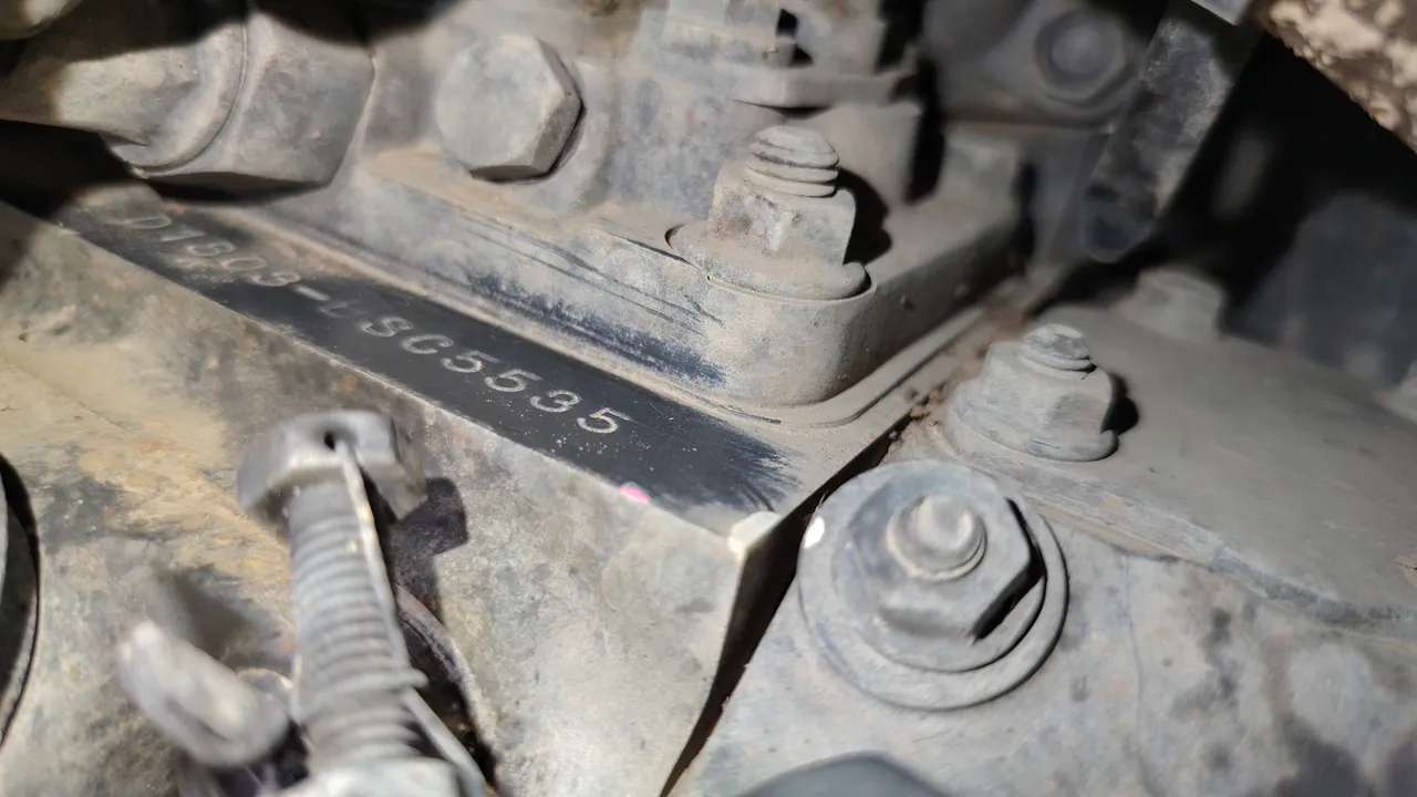 2025 Kubota L4028 – Engine