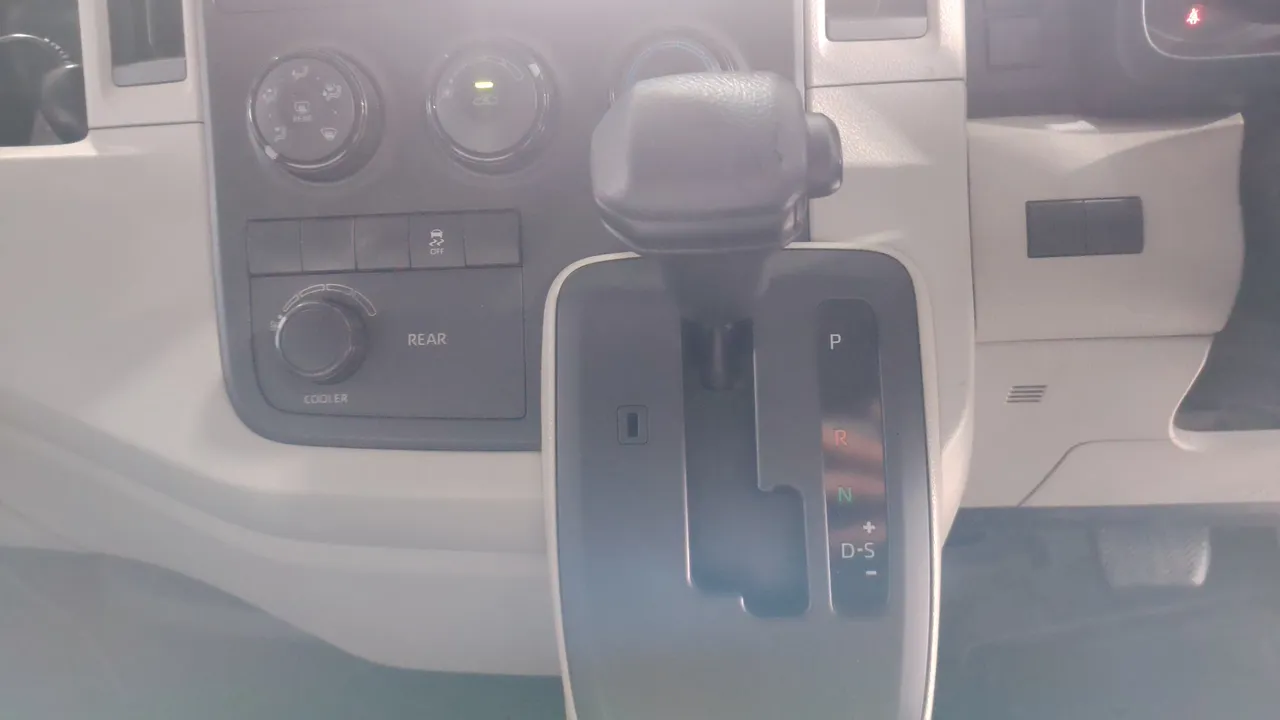 2021 Toyota Commuter – Exterior