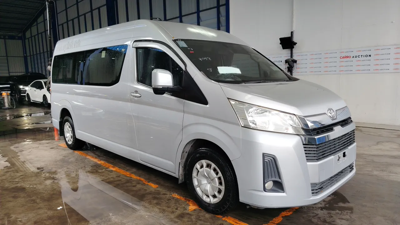 2020 Toyota Commuter – Exterior