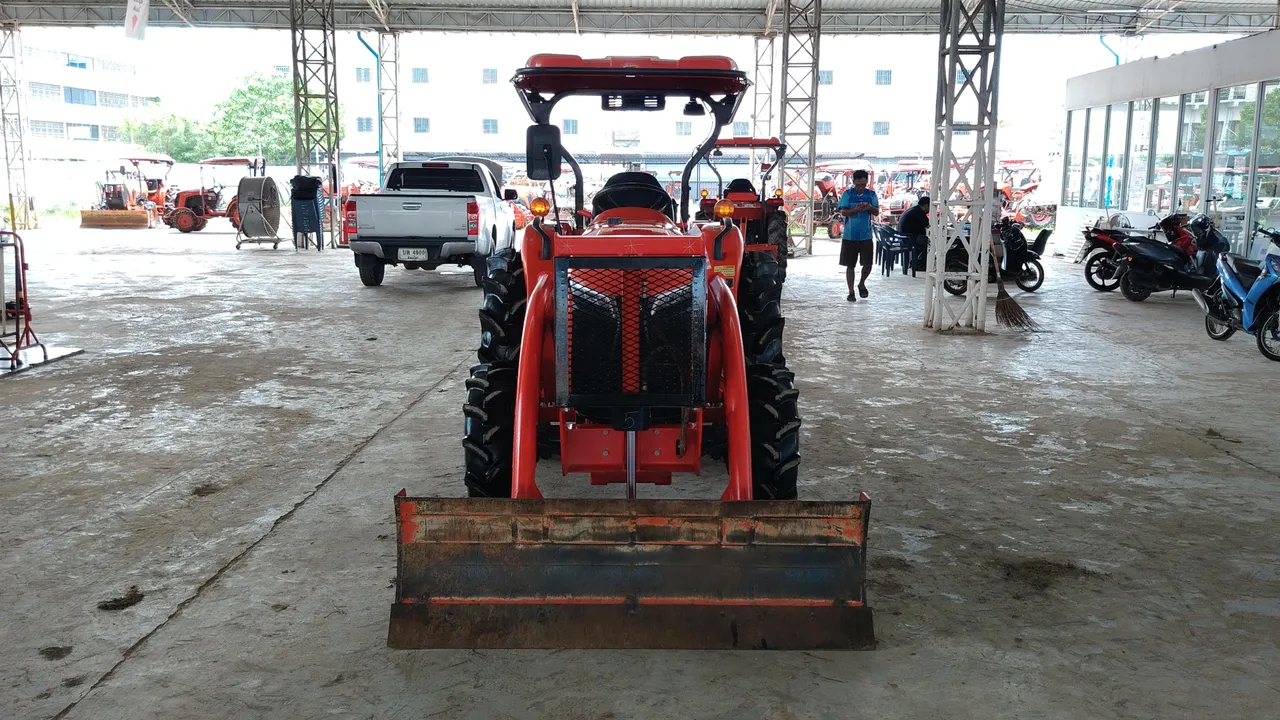 Kubota L4028 – Exterior