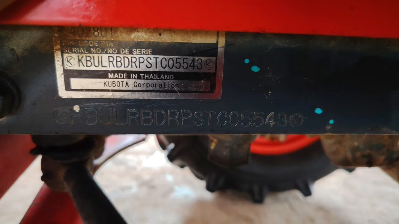 Kubota L4028 – Exterior