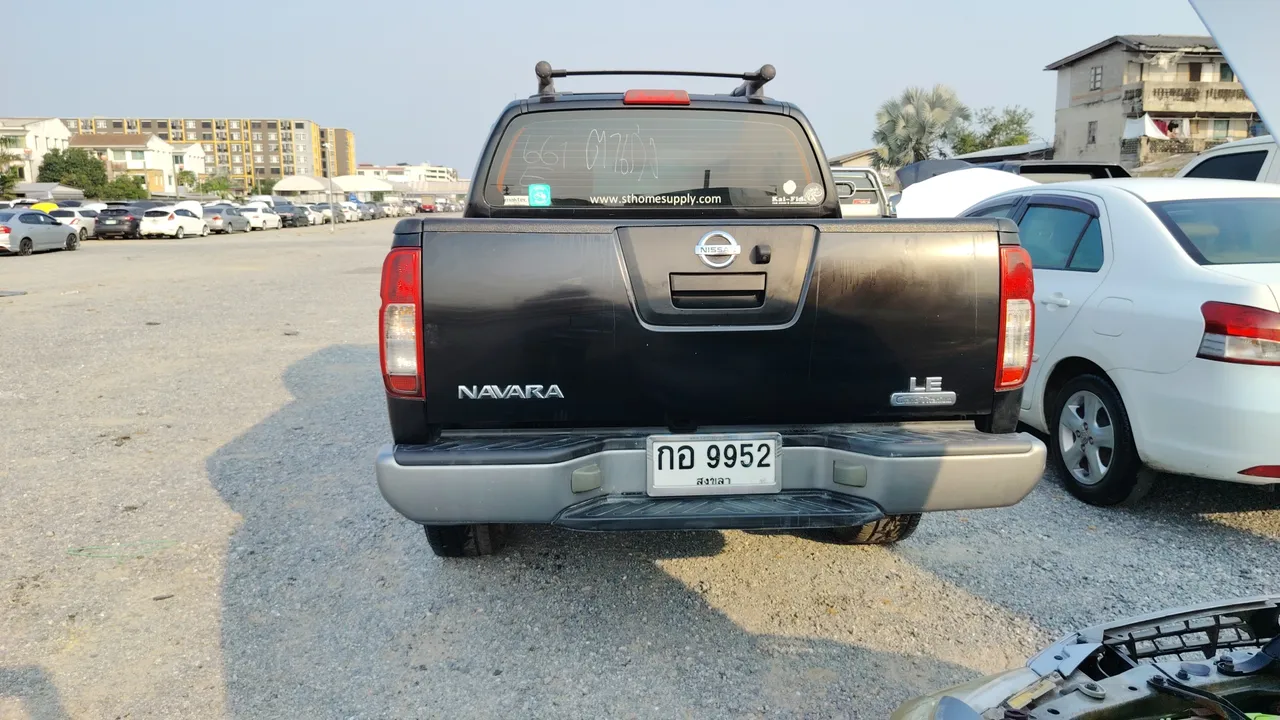 2011 Nissan Navara – Exterior