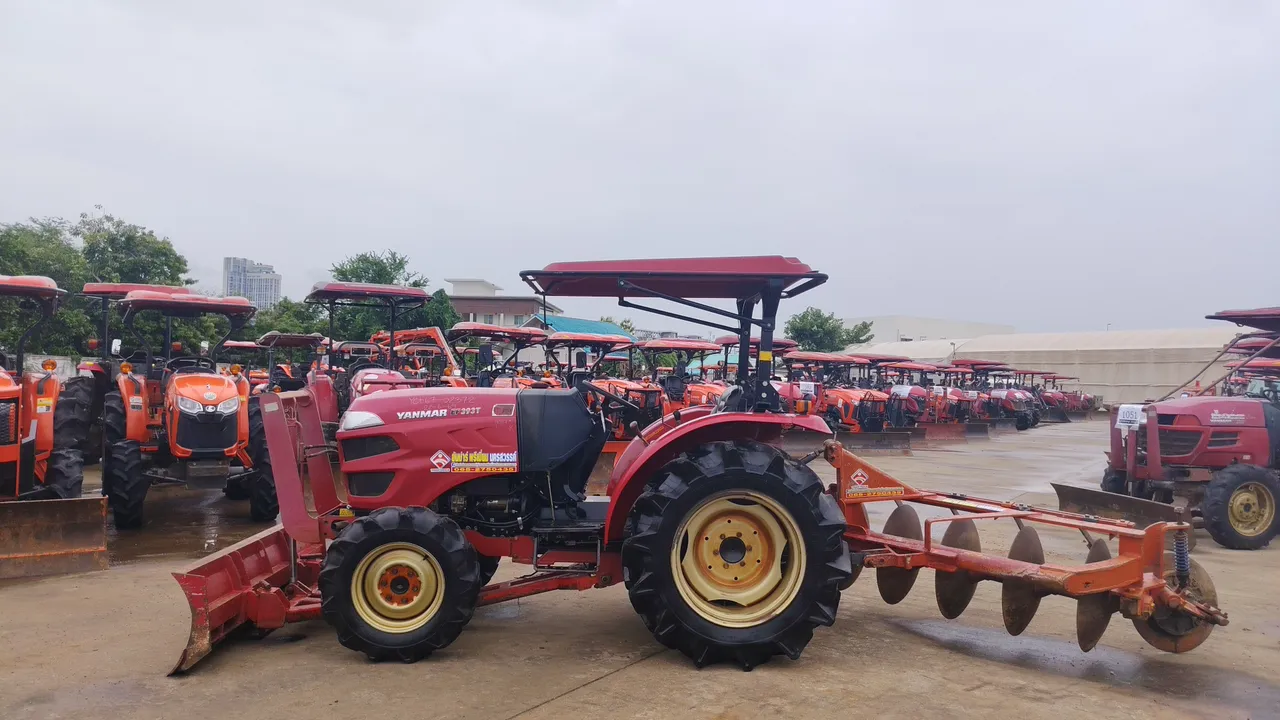 2021 Yanmar EF393T – Exterior