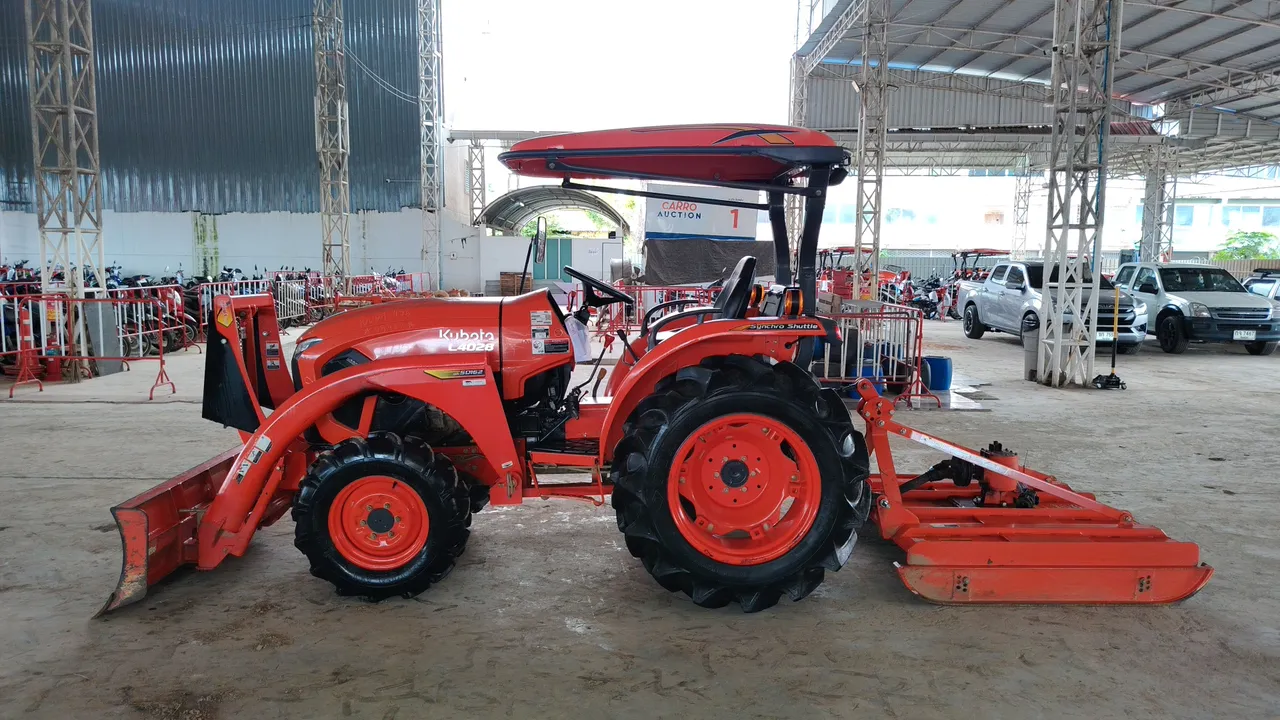 Kubota L4028 – Exterior