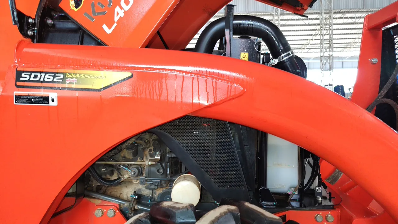 Kubota L4028 – Exterior