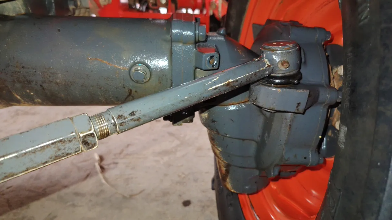 Kubota L4028 – Exterior