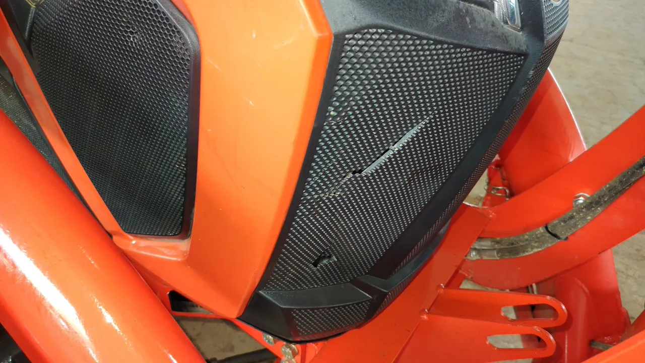 Kubota L4028 – Exterior