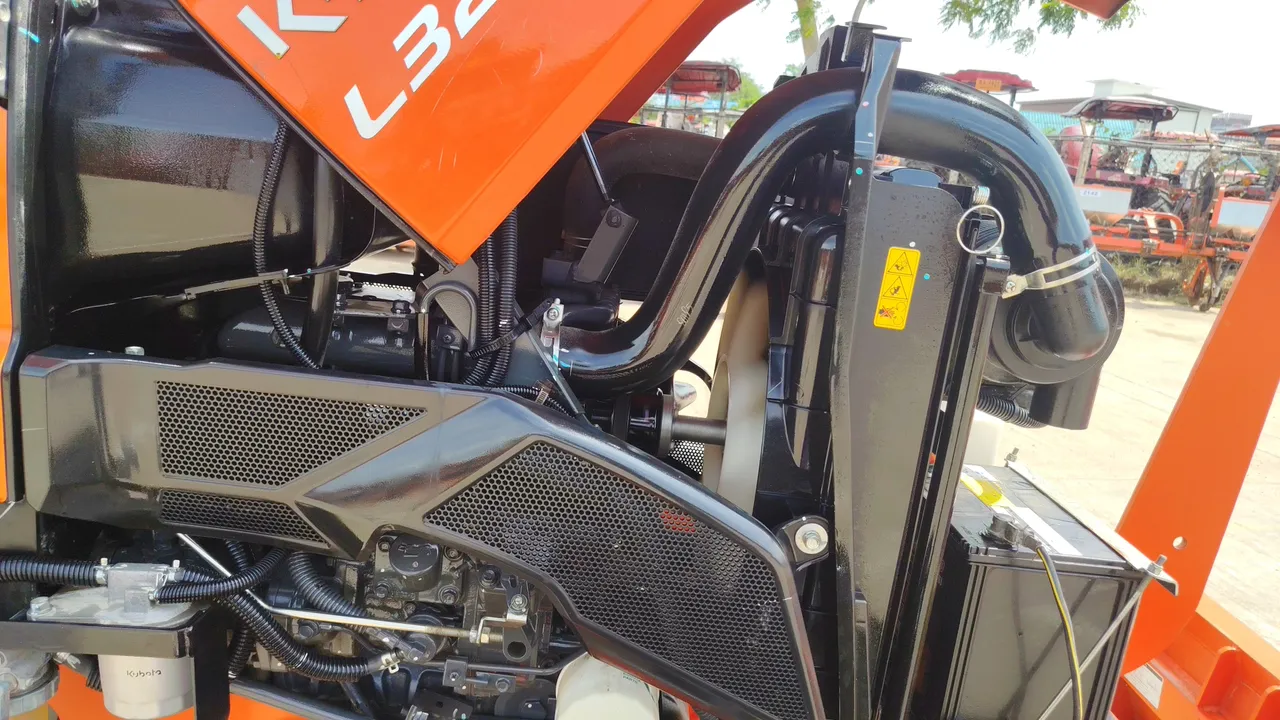 2016 Kubota L3218SP – Exterior