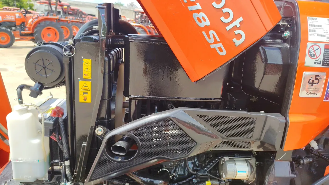 2016 Kubota L3218SP – Exterior