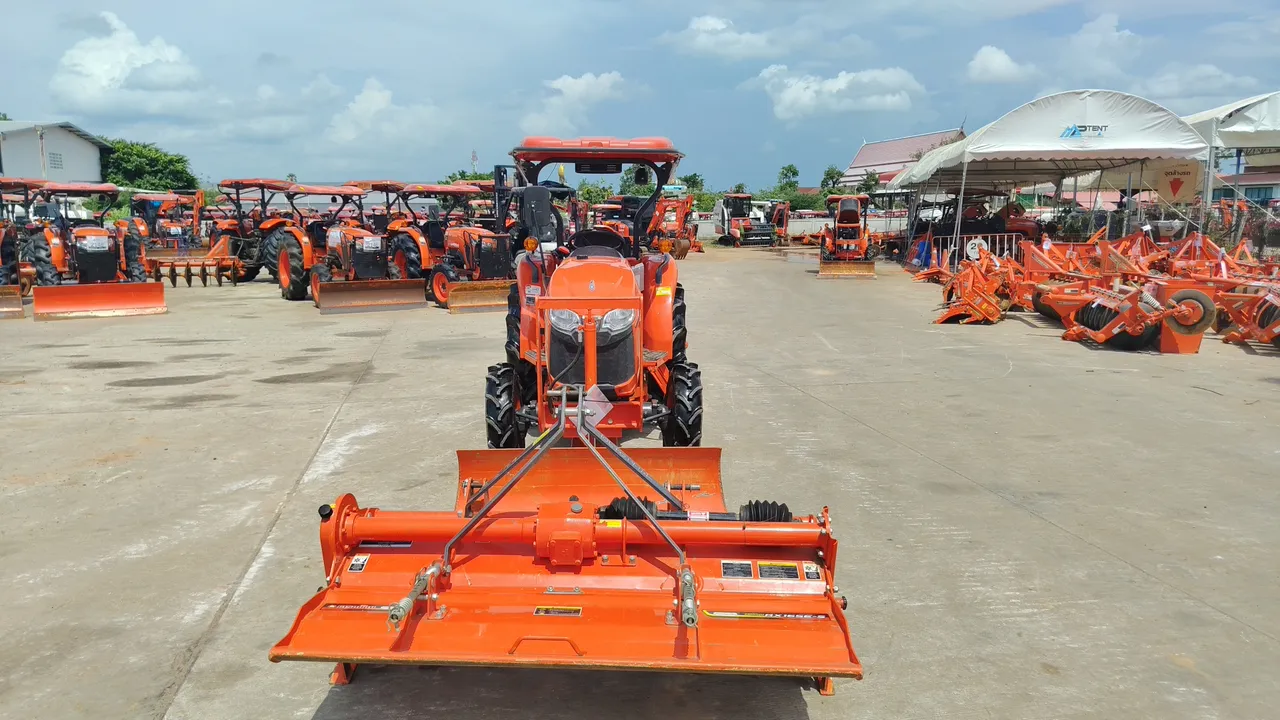 2016 Kubota L3218SP – Exterior