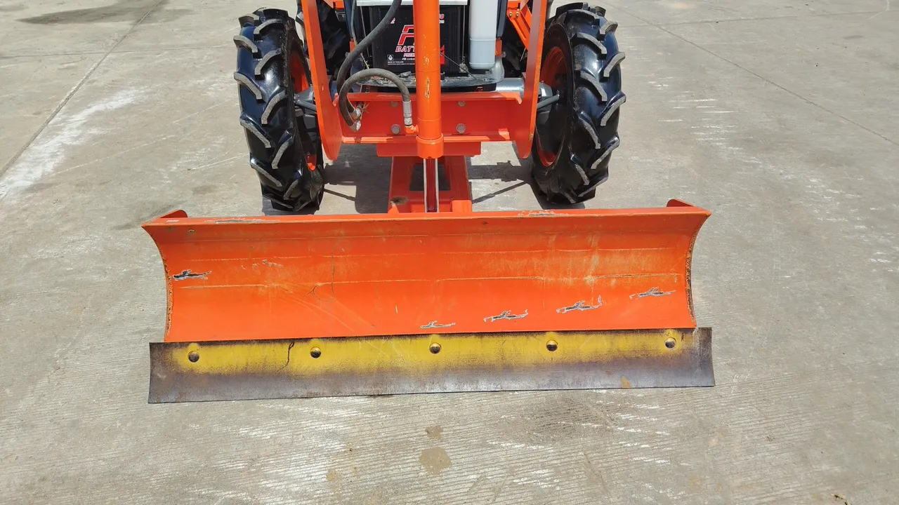 2016 Kubota L3218SP – Exterior