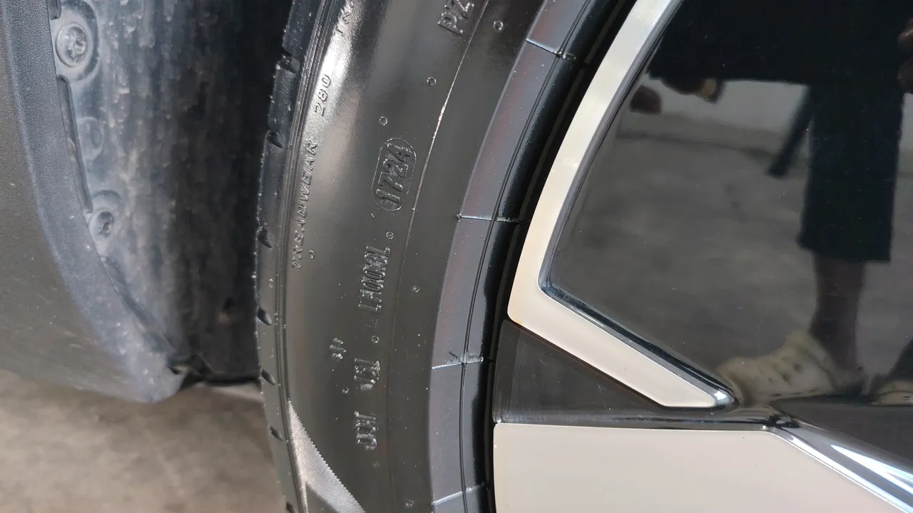 2024 Volvo EX40 – Exterior