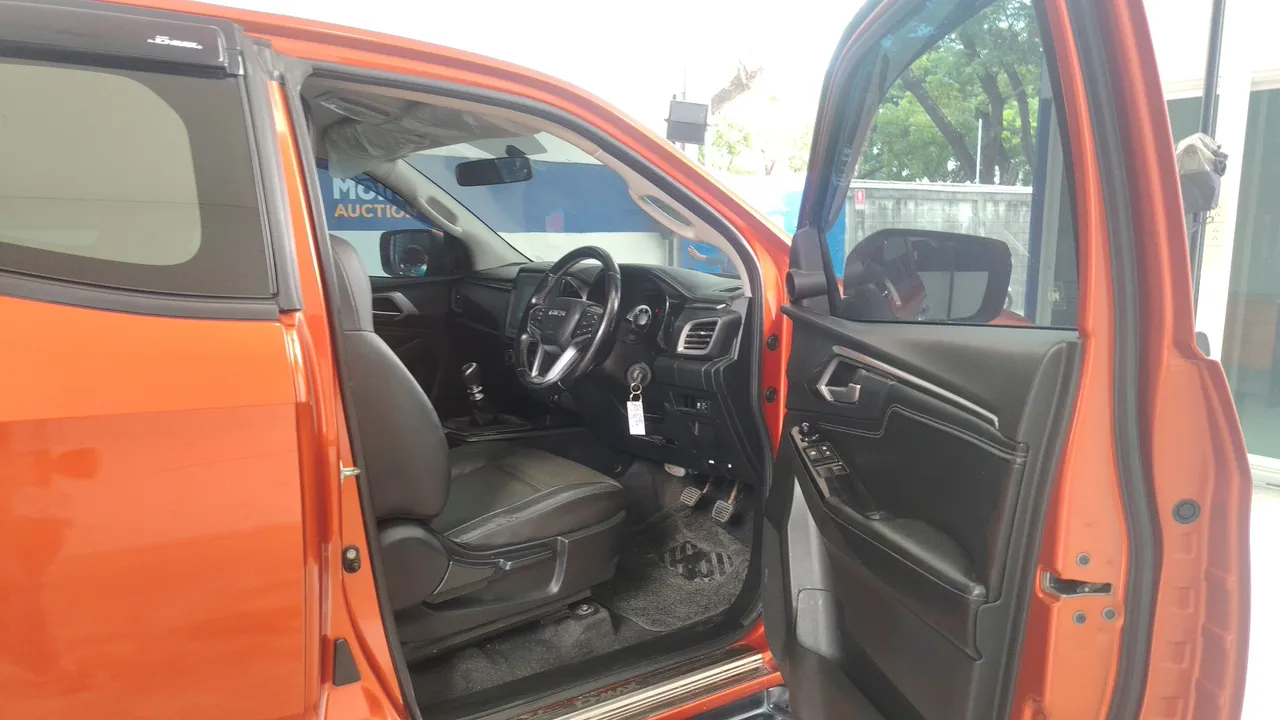 2020 Isuzu D-Max – Front