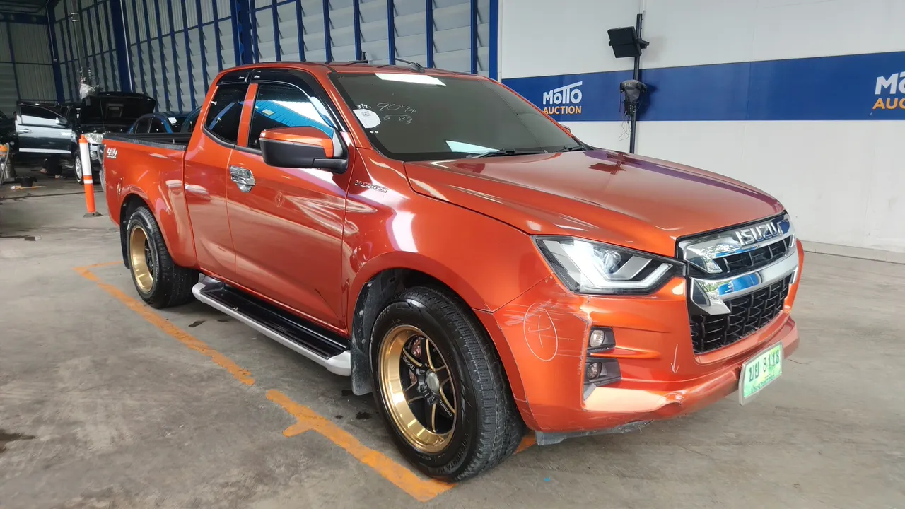 2020 Isuzu D-Max – Front