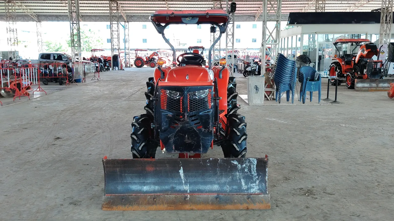 2019 Kubota L4018DT – Exterior