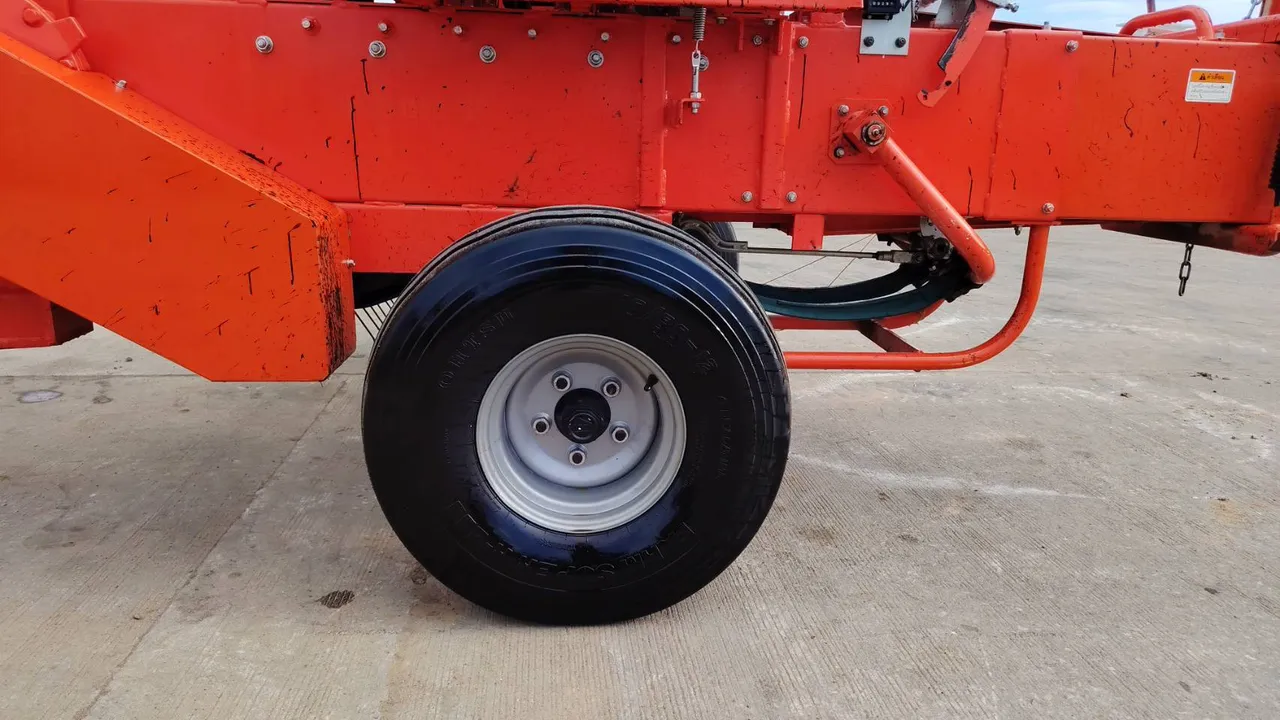 2024 Kubota HB135 – Side