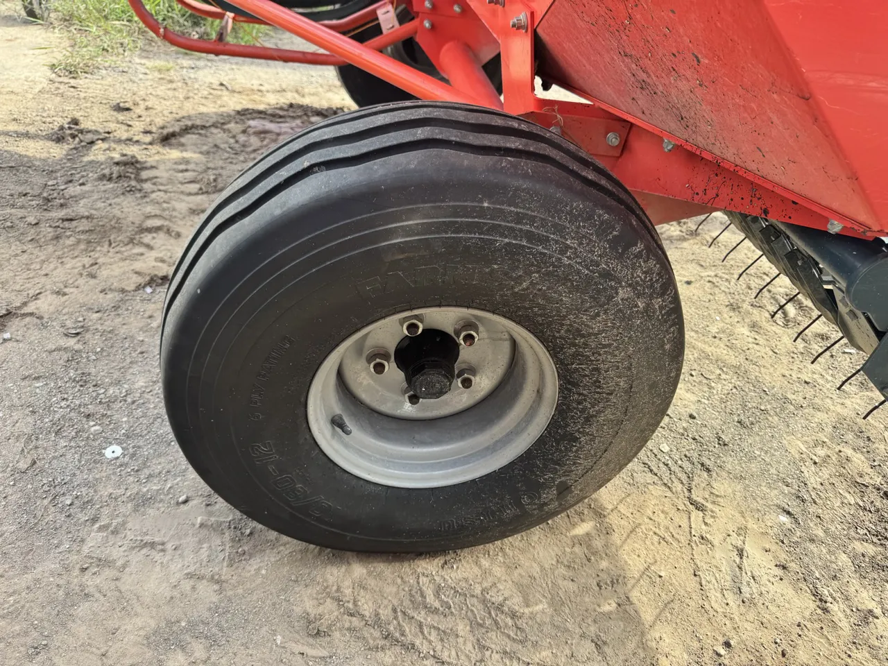 2024 Kubota HB135 – Wheel
