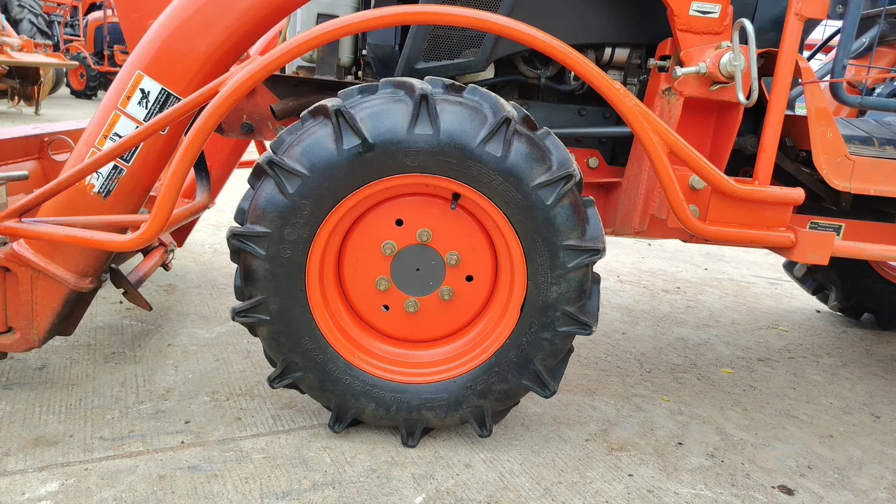 2022 Kubota B2740S-B – Exterior